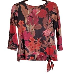 •Chico’s floral tie- front top. Perfect for fall. Size 0